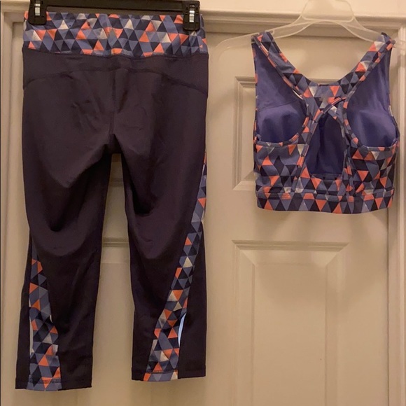 Tek Gear, Capri pants XS and matching Bra size M - Picture 2 of 2